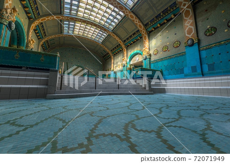 Traditional bath with swimming pool Traditional bath with swimming pool 72071949