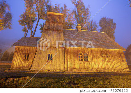 Wooden church of St. Catherine in Sromowce Nizne 72076323