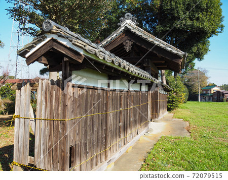 關前城堡埋葬之門 72079515