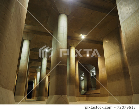 防災地下寺院 72079615