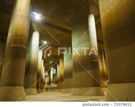 防災地下寺院 72079652