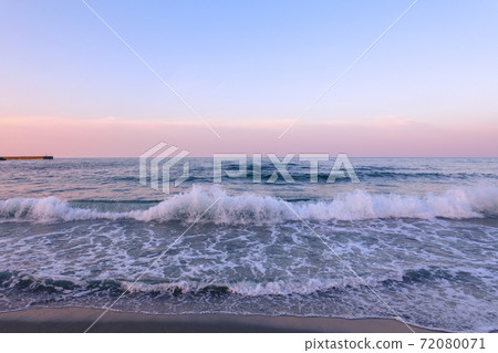 黃昏的海邊 黃昏的海邊 72080071