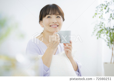 50多歲的女性 72080251