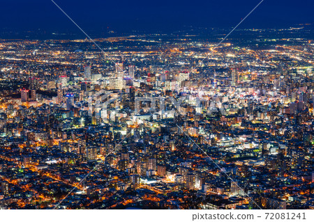 日本新的三大夜景,從山頂眺望 日本新的三大夜景,從山頂眺望 72081241