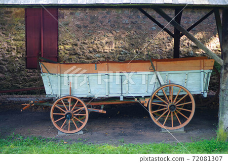 Historic restored colonial american wagon Historic restored colonial american wagon 72081307