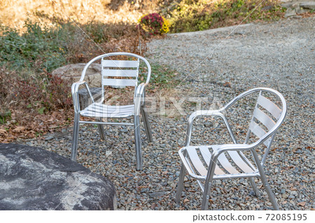 Iron chair 72085195