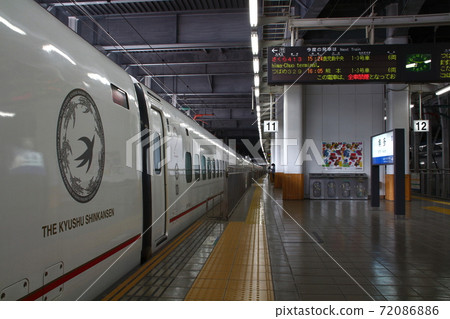 Kyushu Shinkansen 800 series stopped at Hakata Station Kyushu Shinkansen 800 series stopped at Hakata Station 72086886