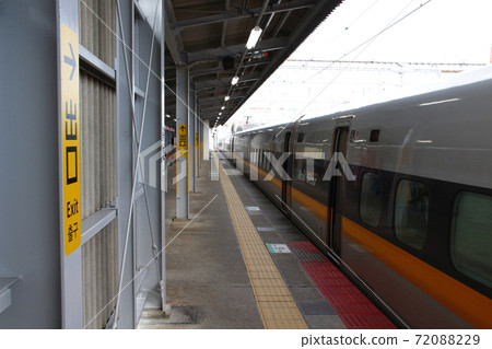 Sanyo Shinkansen Hakata Minami Line (Hakata Minami Station Home) Sanyo Shinkansen Hakata Minami Line (Hakata Minami Station Home) 72088229