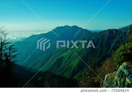 Mt. Kaikoma, Mt. Phoenix and Mt. Fuji from Kuroto Ridge 72089824