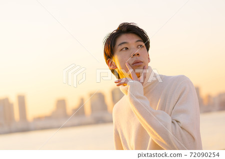 年輕人日落 72090254