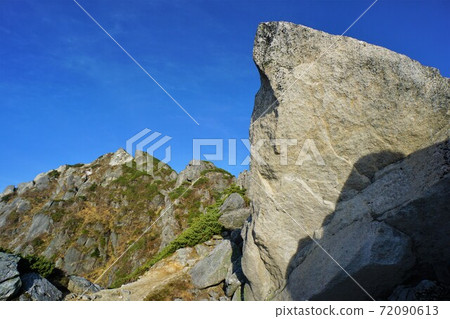 Kaikoma-dake Kuroto ridge protruding rocky area and summit 72090613