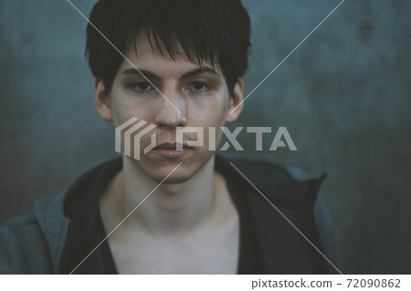 衝突年輕人 72090862