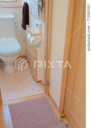 廁所門更換 72090883