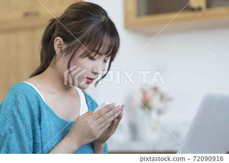 Female physical condition problem 72090916