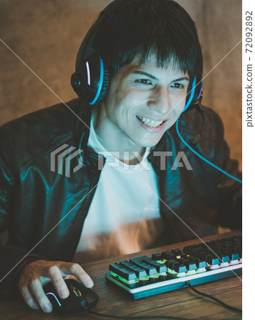 在線遊戲  72092892