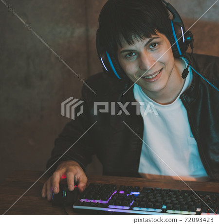 online game  72093423