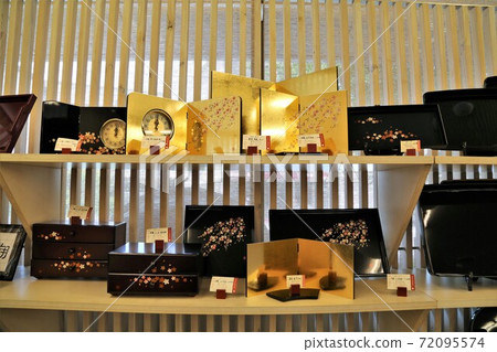 Laquer ware town Kuroe, Kainan City, Wakayama Prefecture, Uruwashikan 72095574