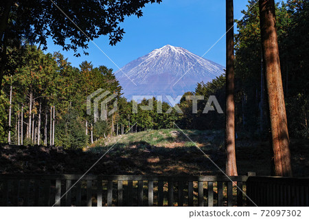 Shizuoka/Yamamiya Sengen Shrine (Mt. Fuji itself is the shrine that is said to be the oldest of the many Sengen shrines) 72097302