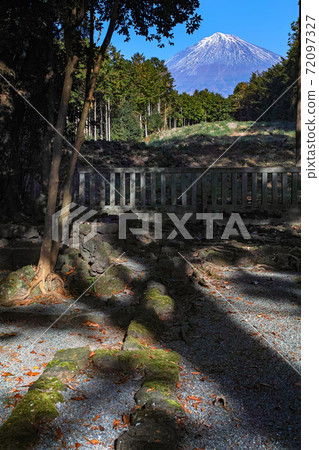 靜岡/山宮淺間神社（富士山本身就是據說是許多淺間神社中最古老的神社） 72097327