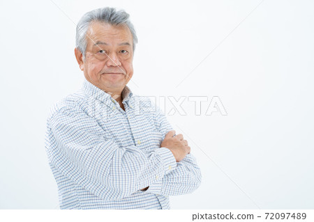 Senior man portrait 72097489