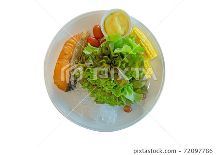 Seaweed glass and vegetable Salad with Grilled Salmon 72097786