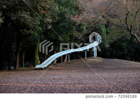 Park scenery deepening autumn color slide, Yamato City Fureai no Mori 72098189