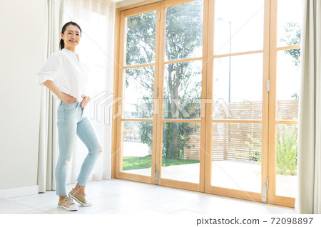 酷中年女人 72098897