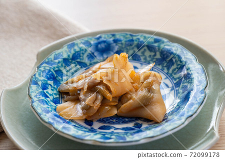 在Zasai醃製 72099178