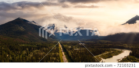 Scenic Road in the Beautiful Canadian Mountain Landscape Scenic Road in the Beautiful Canadian Mountain Landscape 72103231
