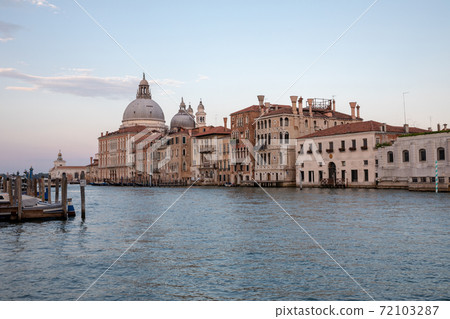 Panoramic view of Venice grand canal view with historical buildings 72103287