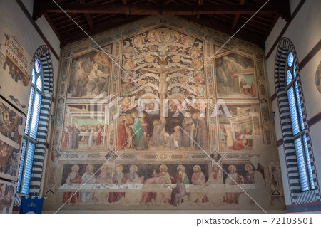 Panoramic view of interior of Basilica di Santa Croce 72103501