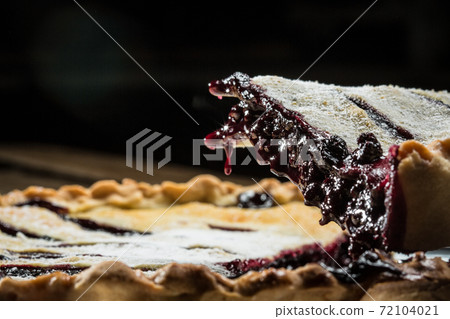 Homemade Organic Berry Pie with blueberries and blackberries 72104021
