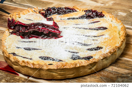 Homemade Organic Berry Pie with blueberries and blackberries Homemade Organic Berry Pie with blueberries and blackberries 72104062