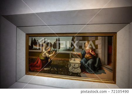 Closeup picture of Annunciation is a painting by Leonardo da Vinci 72105490