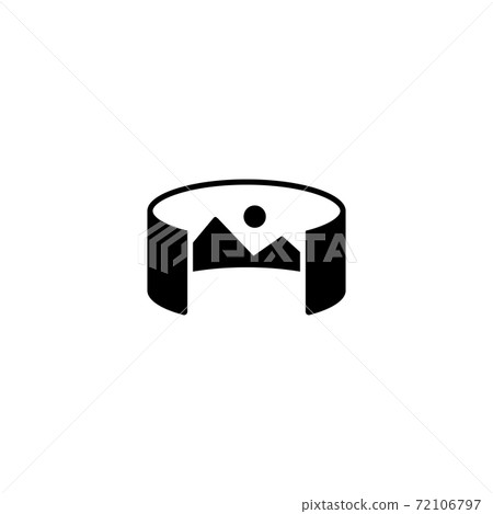 Panorama picture 360 degree, camera, photo icon on isolated white background. Front camera swap. Eps 10 vector. 72106797