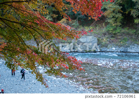 奧多摩在秋天的風景 奧多摩在秋天的風景 72106961