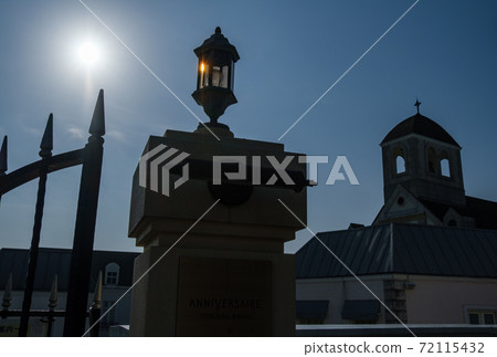 Shining tower Shining tower 72115432