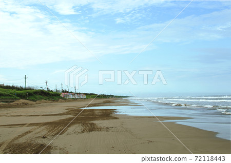 The unpopular Chirihama coast in autumn 72118443