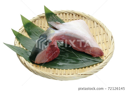 Yellowtail Kama_11 (with pass) Yellowtail Kama_11 (with pass) 72126145
