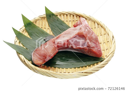Yellowtail Kama_12 (with pass) Yellowtail Kama_12 (with pass) 72126146