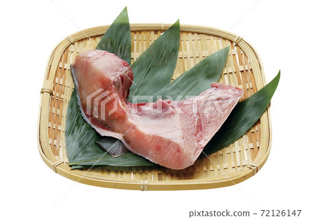 Yellowtail Kama_13 (with pass) Yellowtail Kama_13 (with pass) 72126147