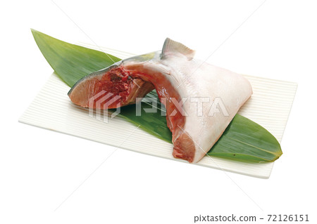 Yellowtail Kama_17 (with pass) Yellowtail Kama_17 (with pass) 72126151