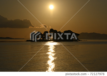 Dusk of Lake Shinji Dusk of Lake Shinji 72127978