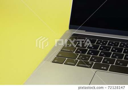 A certain personal computer A certain personal computer 72128147