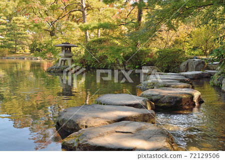 石橋文化中心的日式花園 72129506