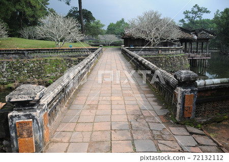 Vietnam, Hue, Tuduk Mausoleum, Sunkiem Vietnam, Hue, Tuduk Mausoleum, Sunkiem 72132112