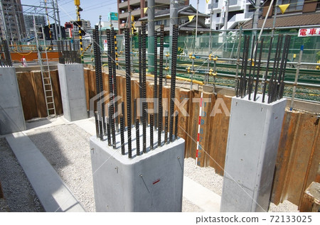 Railway viaduct construction / substructure 72133025