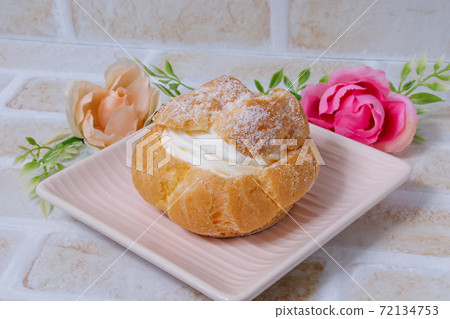 Pastry, cream puff, sweets, dessert, food, cream, sweets, pie crust Pastry, cream puff, sweets, dessert, food, cream, sweets, pie crust 72134753