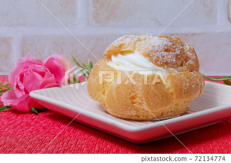 Pastry, cream puff, sweets, dessert, food, cream, sweets, pie crust Pastry, cream puff, sweets, dessert, food, cream, sweets, pie crust 72134774