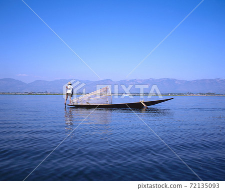 Intha fishermen on Inle Lake Intha fishermen on Inle Lake 72135093